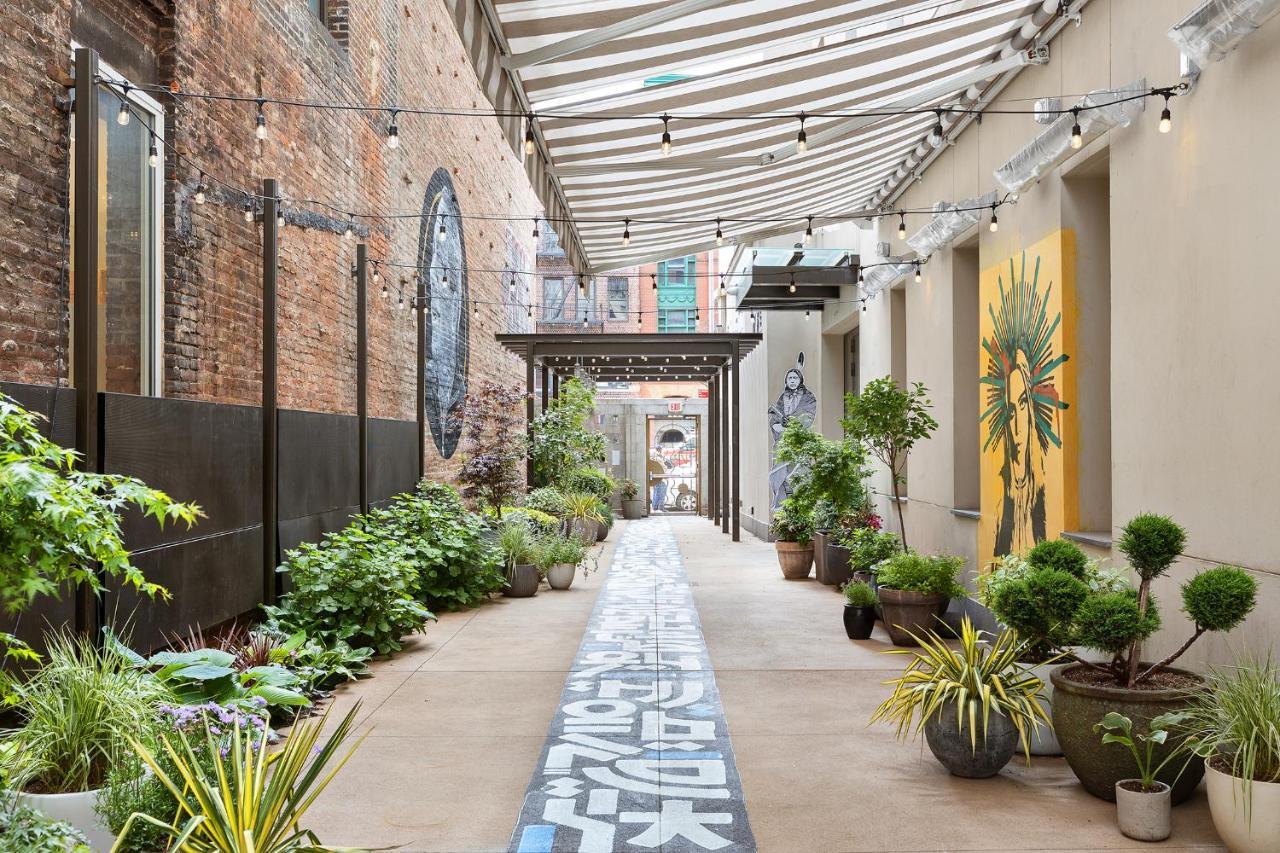 Untitled At 3 Freeman Alley Ню Йорк Екстериор снимка